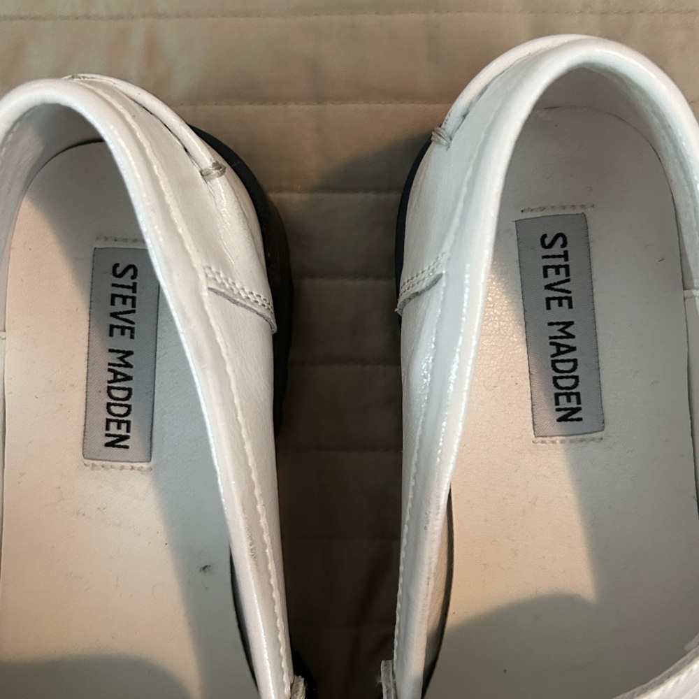 Steve Madden White Leather Upper Loafer Shoes - Picture 10 of 11